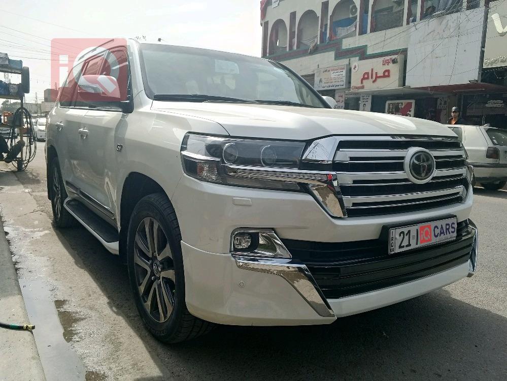 تويوتا لاندكروزر